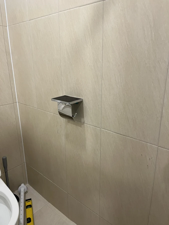 낙상방지 손잡이 시공 전 벽면